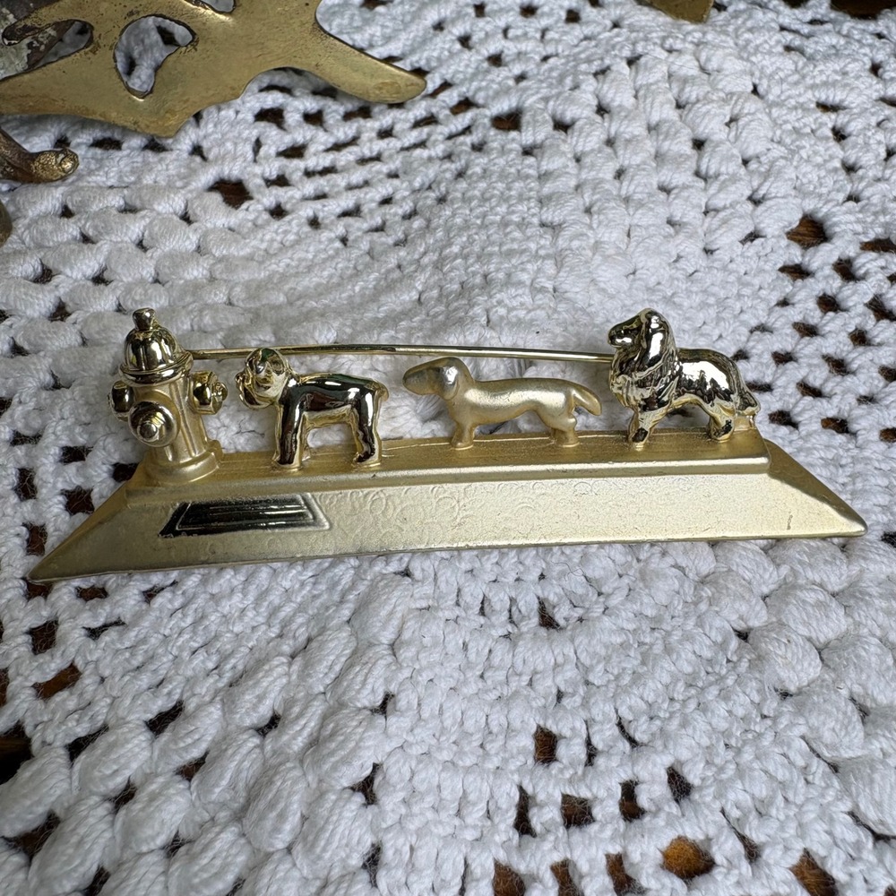 Vintage AJC Womens OS Gold Dogs Fire Hydrant Brooch Pin Kitsch Gold Tone Metal